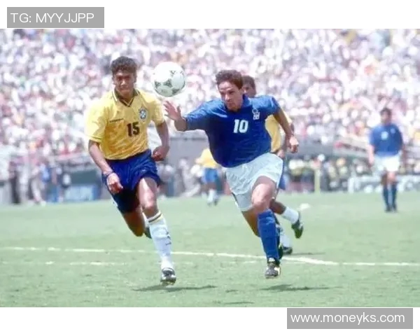 全球足坛五大巨星的传奇故事与辉煌成就揭秘