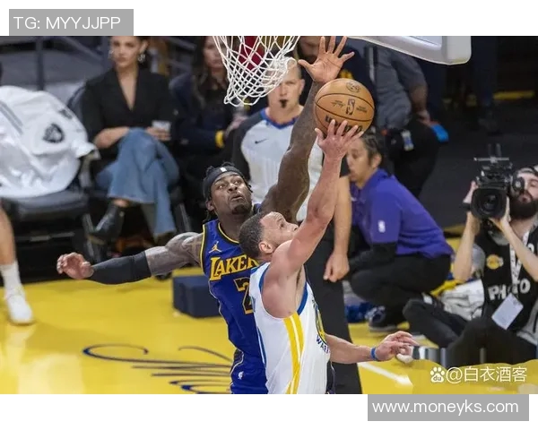 湖人对阵篮网精彩直播回顾及赛后分析2018年12月19日比赛亮点总结